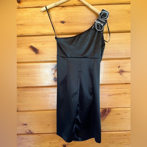 NWOT Dressbarn Dress Womens 6 Black Mini One Shoulder Cocktail Party Ruffle - Picture 5 of 5